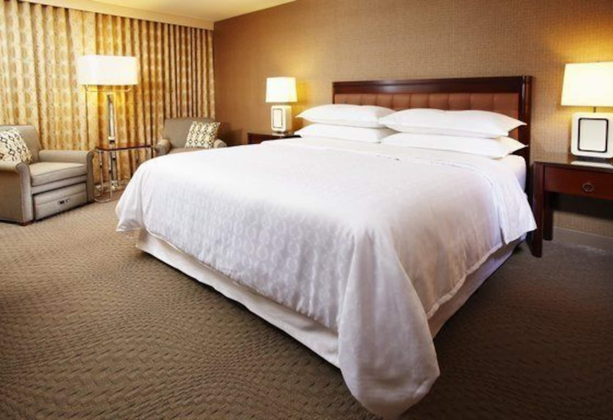 Sheraton Lisle Naperville Hotel Bagian luar foto