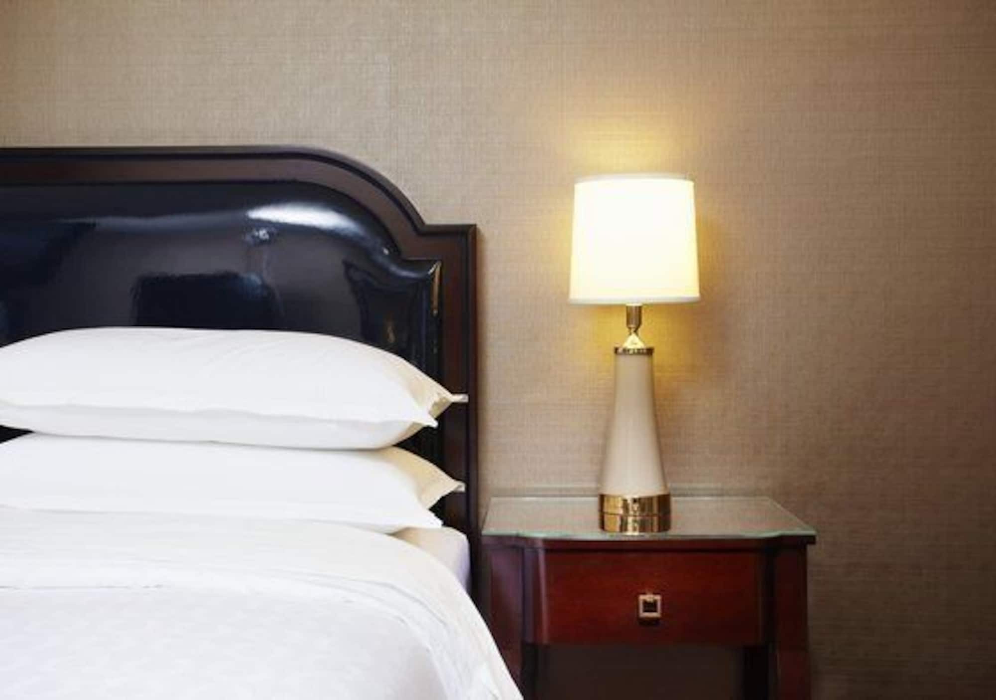 Sheraton Lisle Naperville Hotel Bagian luar foto